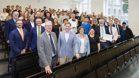 Gruppenfoto MINT Schulen Ehrung 25