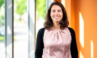 Porträtfoto von Frau Jacqueline Duwe