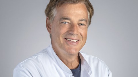 Portrait of Prof. Stefan R. Bornstein