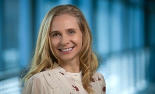 Porträtfoto Mandy Pearson