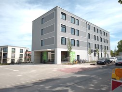 Gebäude in der Nöthnitzer Straße 69, in dem die Pressestelle ist