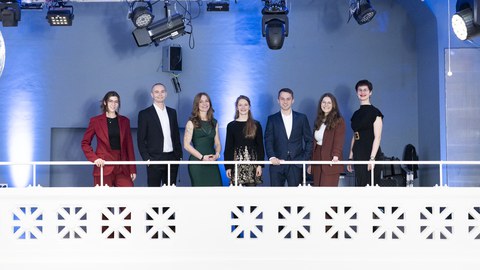 Gruppenfoto der Preisträgerinnen und Preisträger des Klartextpreises der Klaus Tschira Stiftung.
