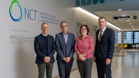 Geschäftsführendes Direktorium des NCT/UCC Dresden: Prof. Hanno Glimm, Prof. Martin Bornhäuser, Prof.in Mechthild Krause und Prof. Jürgen Weitz (von links nach rechts).
